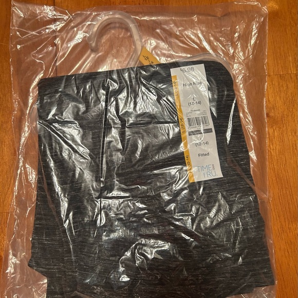 Time and Tru Women's High-Rise Ankle Knit Leggings/ 2 pairs - Picture 4 of 7